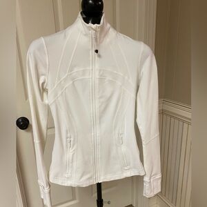 Lululemon jacket size extra small, white, like new condition